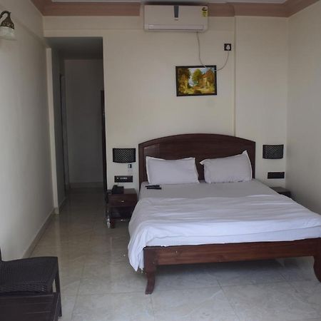Hotel Murud Marina エクステリア 写真