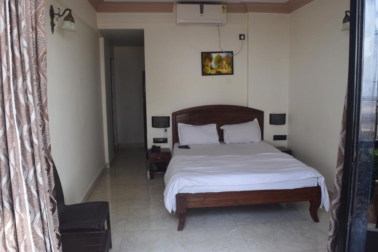 Hotel Murud Marina エクステリア 写真