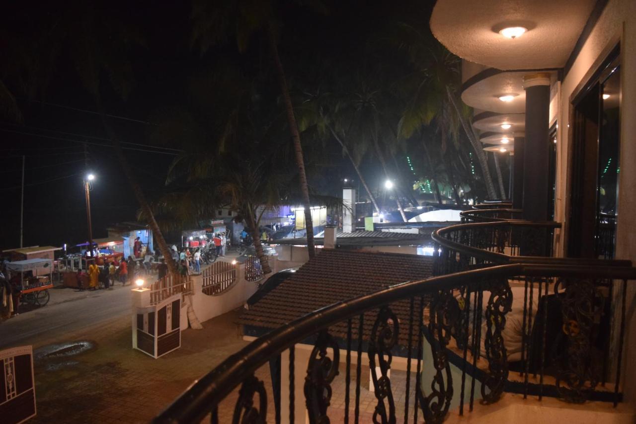 Hotel Murud Marina エクステリア 写真