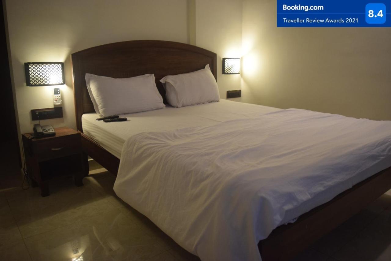 Hotel Murud Marina エクステリア 写真