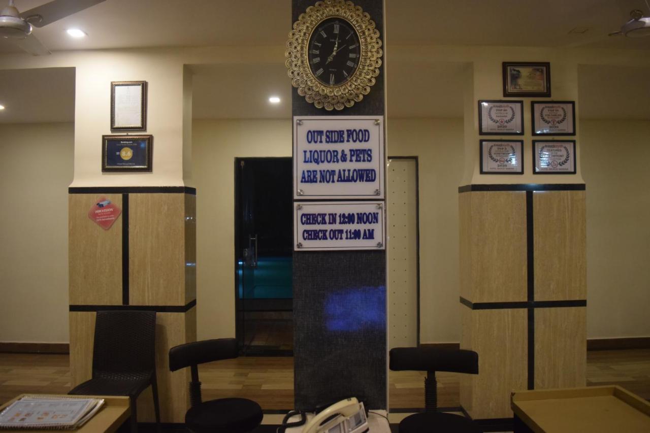 Hotel Murud Marina エクステリア 写真
