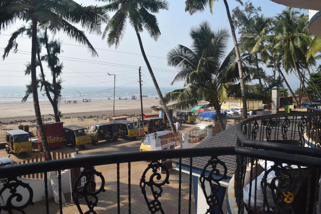 Hotel Murud Marina エクステリア 写真