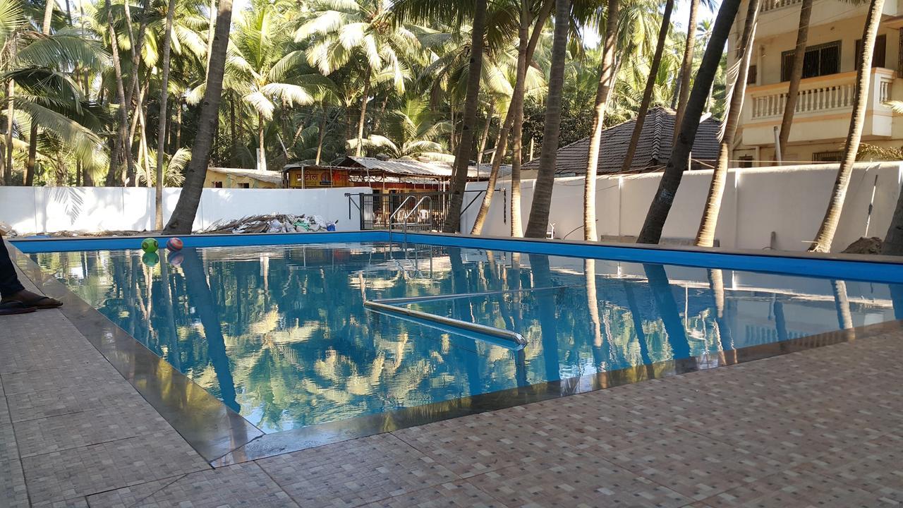 Hotel Murud Marina エクステリア 写真
