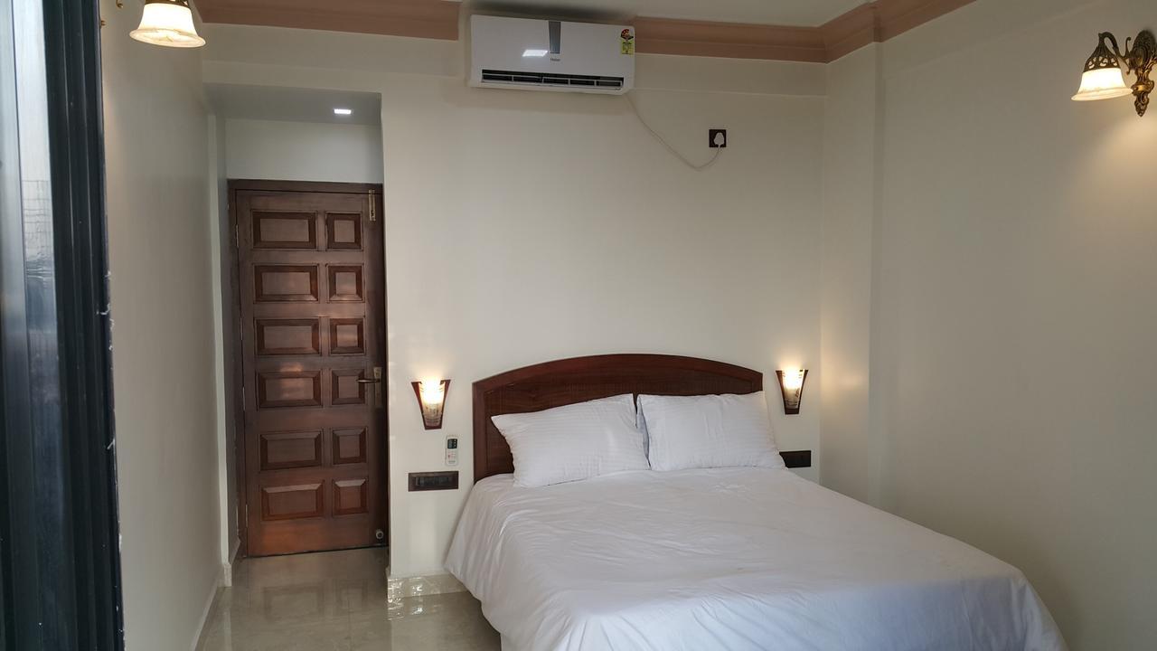 Hotel Murud Marina エクステリア 写真