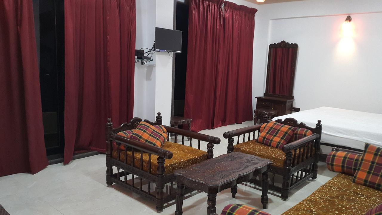 Hotel Murud Marina エクステリア 写真