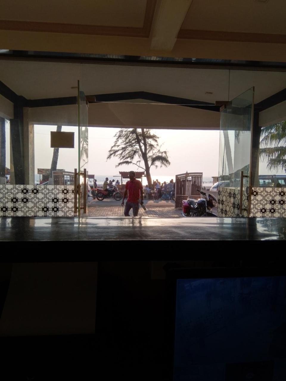 Hotel Murud Marina エクステリア 写真