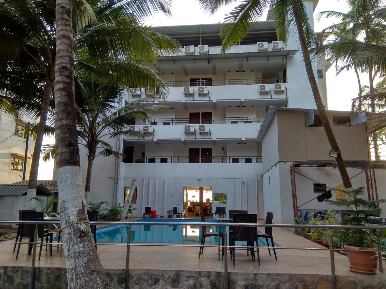 Hotel Murud Marina エクステリア 写真
