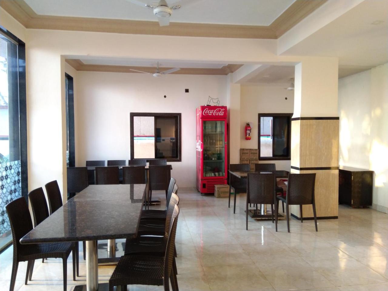 Hotel Murud Marina エクステリア 写真