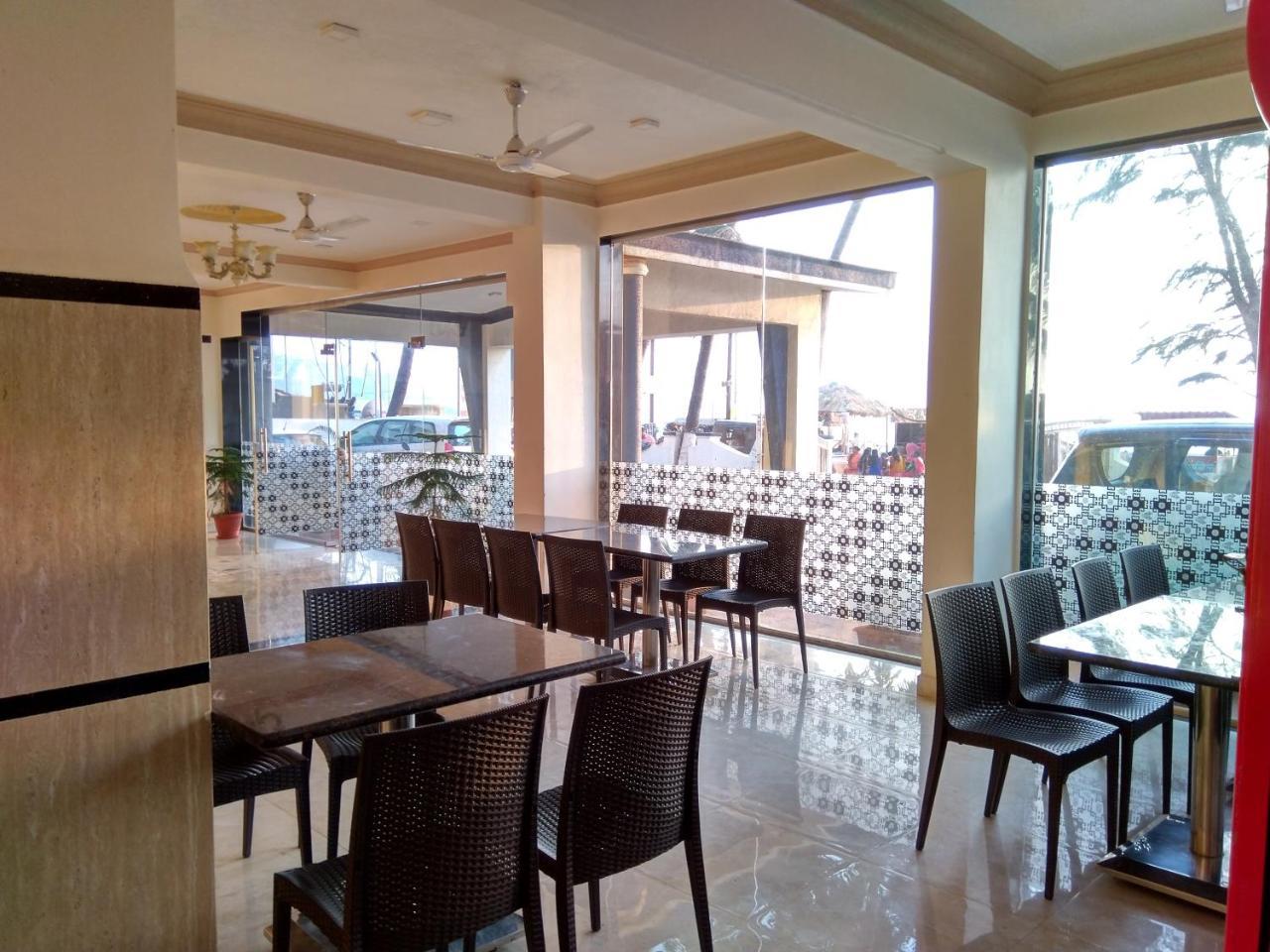 Hotel Murud Marina エクステリア 写真